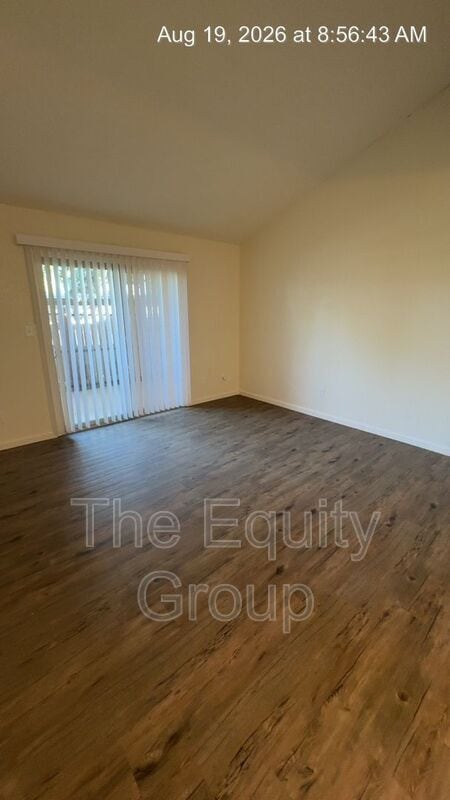 Building Photo - 1322 W Elowin Ave