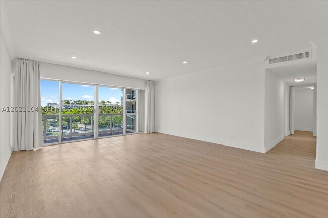 Building Photo - 2451 Brickell Ave