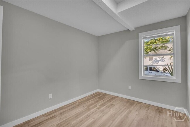 Foto del edificio - 832 W 44th St