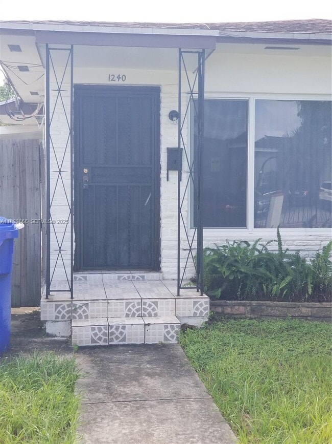 Foto del edificio - 1240 SW 22nd Terrace