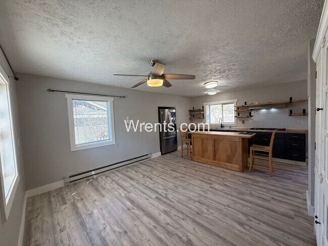 Building Photo - Cozy Lakeside Living on Long Lake – 2 Bed / 1 Bath Bungalow!