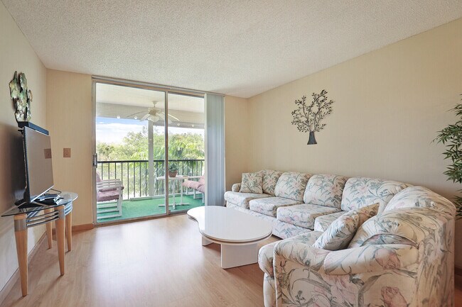 Foto del edificio - 6795 Huntington Ln