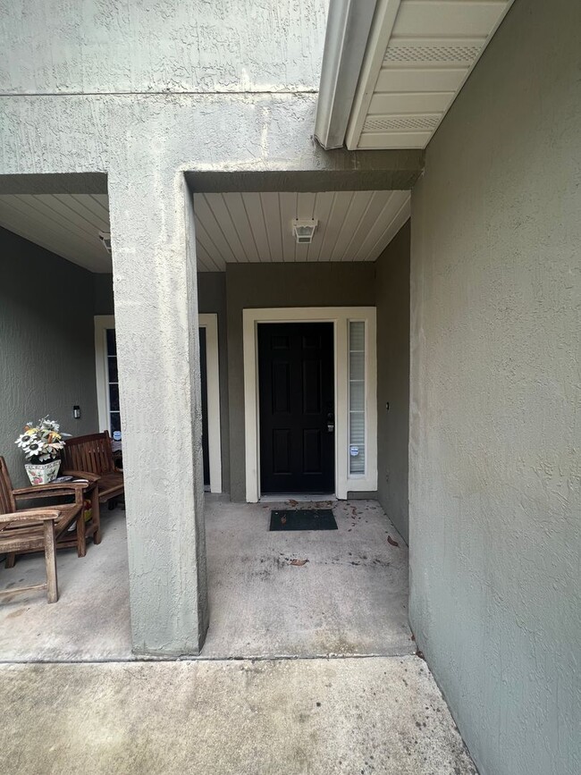 Building Photo - Beautiful Townhome in Timothys Landing