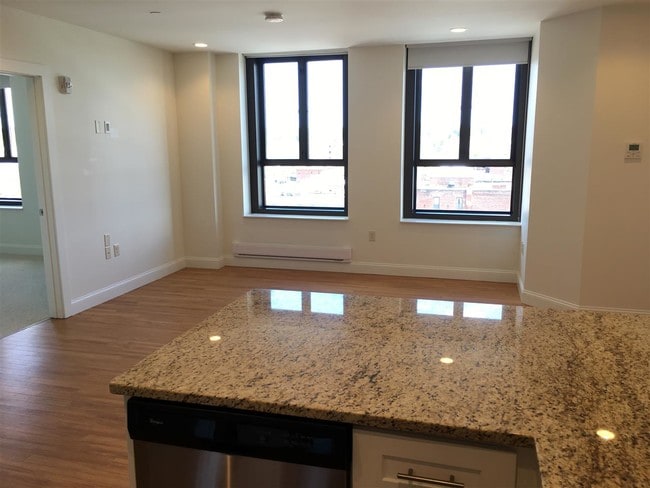 Foto del edificio - 875 Elm St