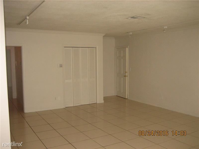 4921 Ponce de Leon Blvd, Coral Gables, FL 33146 Condo for Rent in Coral Gables, FL