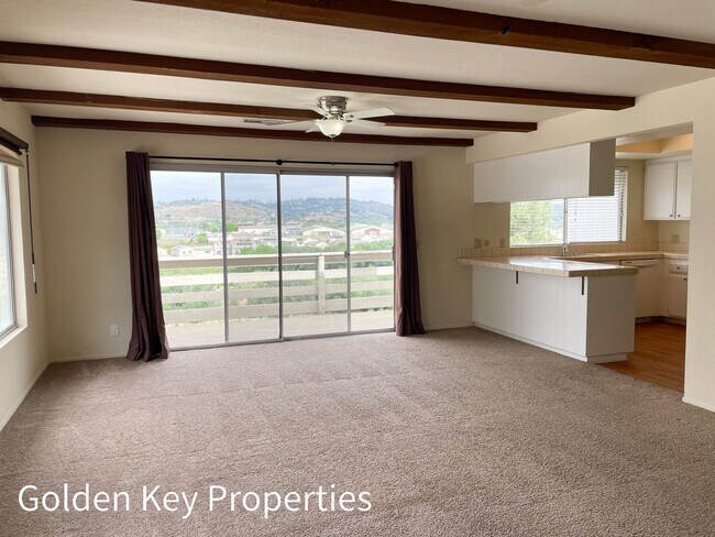 Building Photo - Welcome to this stunning duplex located in beautiful Bonsall!