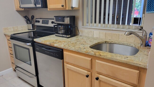 Foto del edificio - BACK ON THE MARKET-Seasonal/short term  2 ...