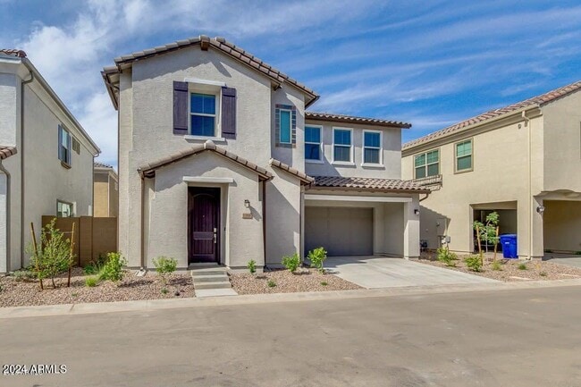 Building Photo - 1168 E Sabino Dr