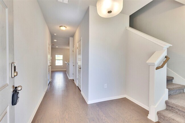 Foto del edificio - 124 Thelonious Dr