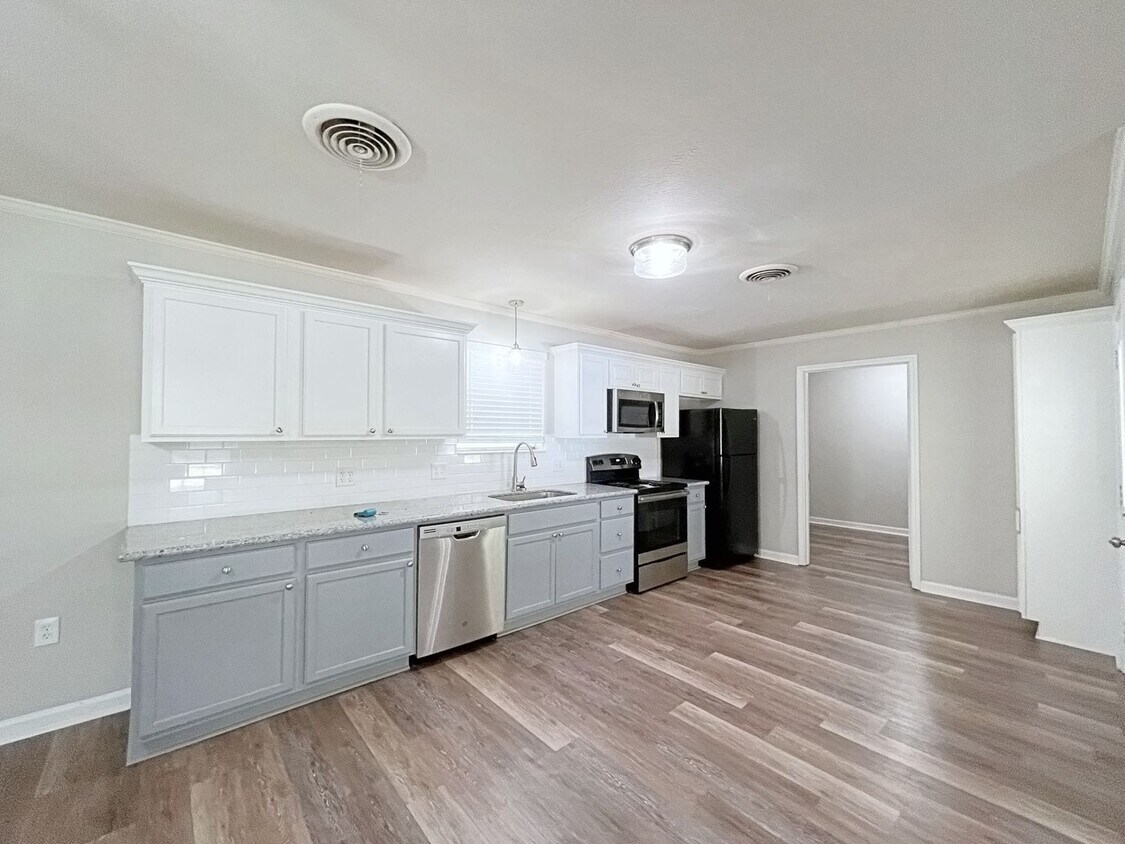Primary Photo - 3 Bedroom House off Old Hammond Hwy