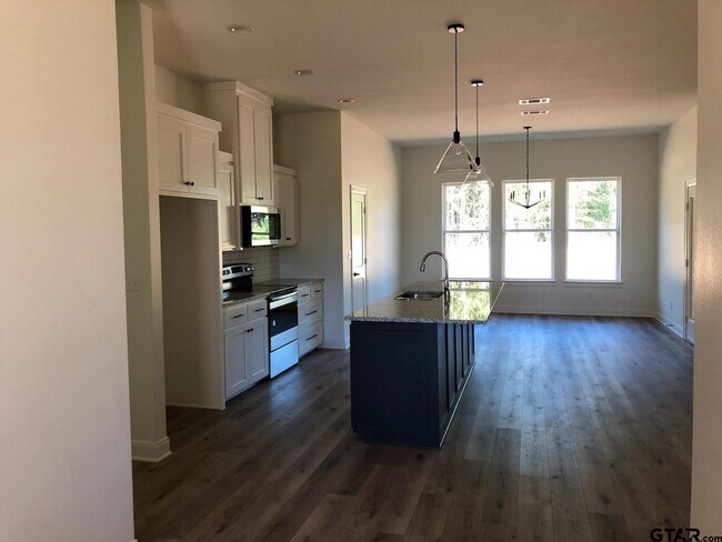 Foto del edificio - Like new construction in Flint!