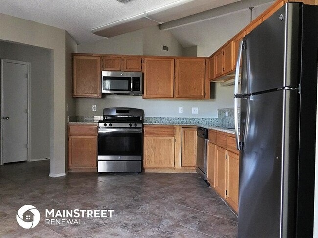 Building Photo - 909 Knollwood Dr