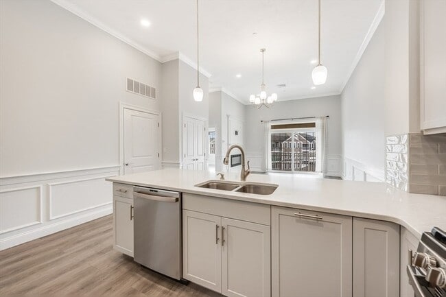 Foto del edificio - Modern 1BR Condo with Balcony & Luxury Amenities at Wellington Woods