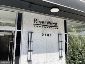 Building Photo - 2101 Chestnut St