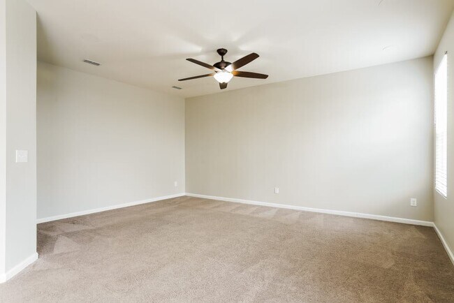 Foto del edificio - 3432 Sutters Mill Ln