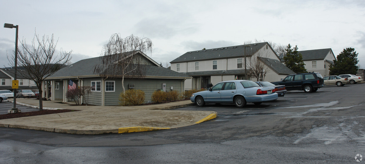 Primary Photo - Vine Street Court