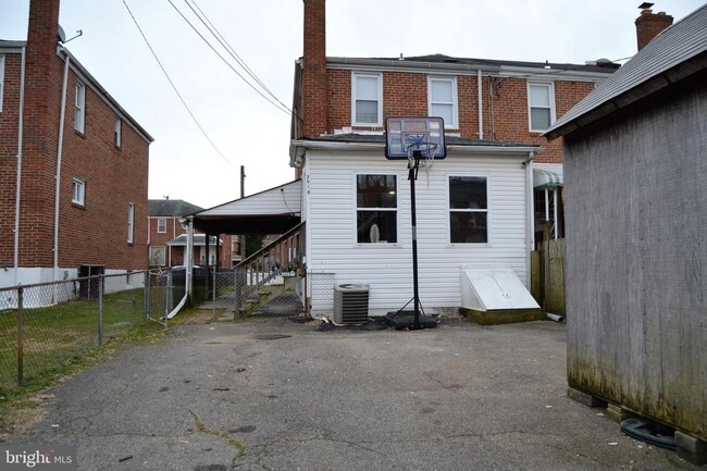 Building Photo - 7948 St Claire Ln