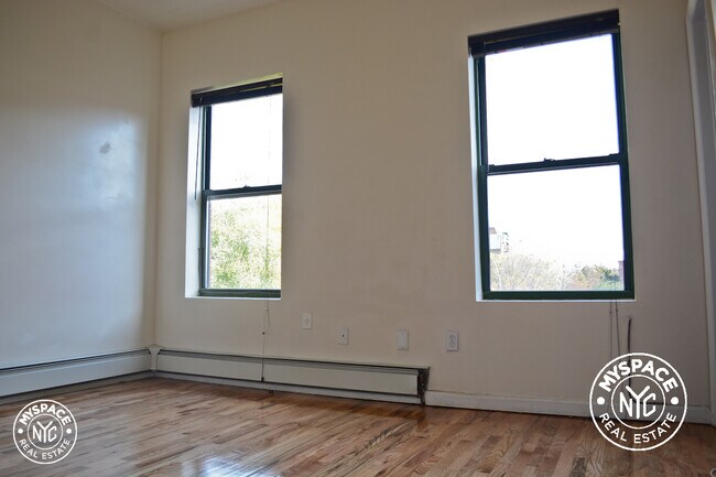Building Photo - 453 Classon Ave