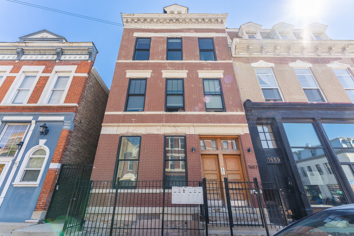 Primary Photo - 1657 S Throop St