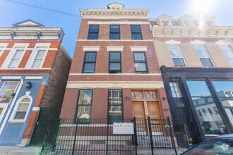 Building Photo - 1657 S Throop St