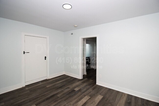 Foto del edificio - 3300 E 149th St