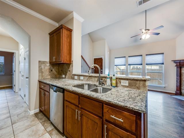 Foto del edificio - 2209 Highland Villa Ln