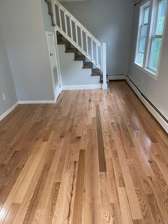 Sala de estar al segundo piso - 17 Elderberry Dr