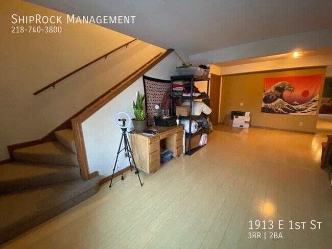 Building Photo - 1913 E 1st St