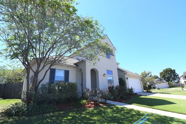 Building Photo - 2582 Boudreaux Ave
