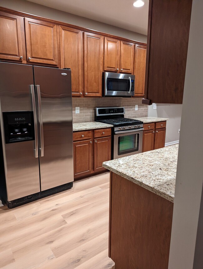 Foto del edificio - 208 Hammond Wood Pl