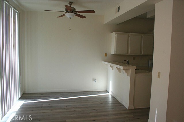 Foto del edificio - 4823 S Fork Rd