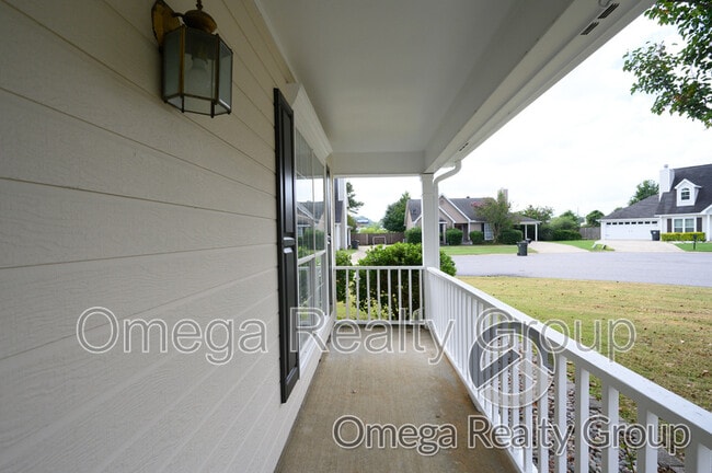 Building Photo - 211 Brookhollow Dr