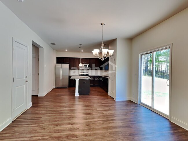 Building Photo - 504 Cash Circle