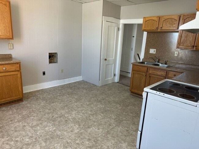 Building Photo - Manheim 2 Bedroom