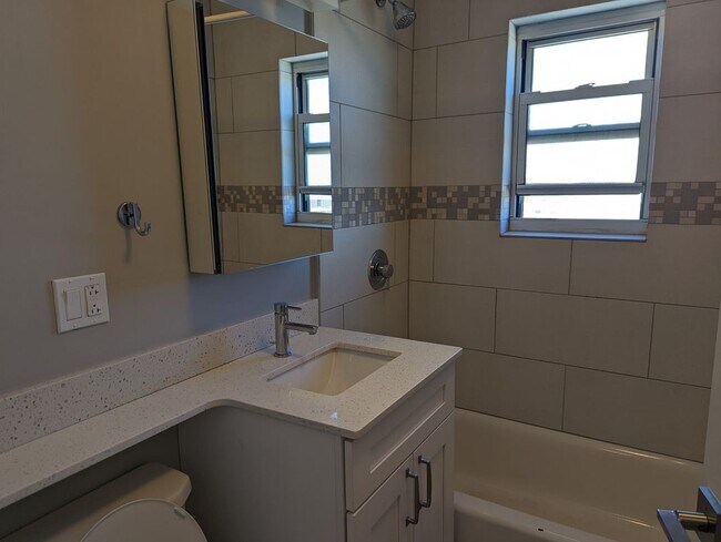 Foto del edificio - 6401 N Sheridan Rd