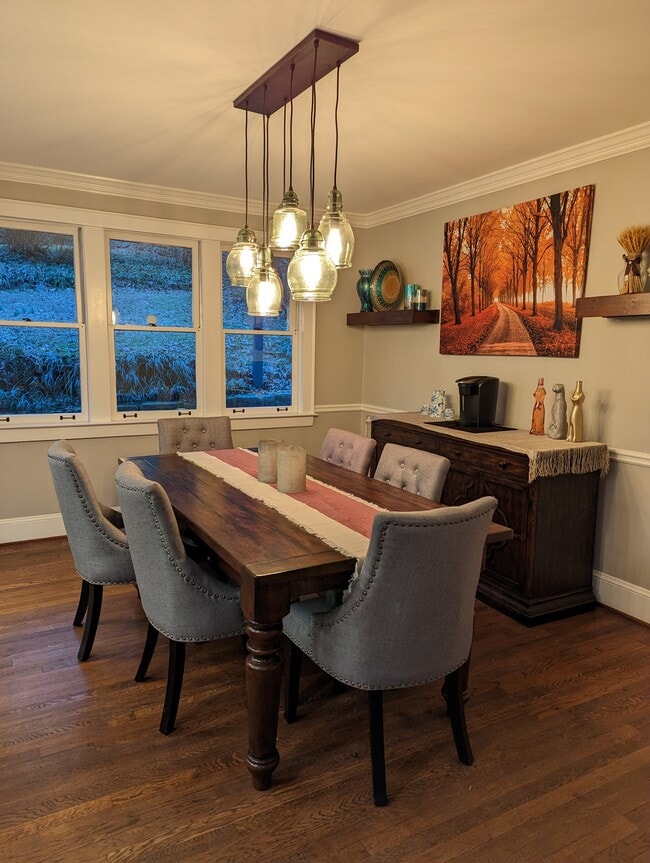 Dining room next to kitchen - 1185 Rosedale Rd NE