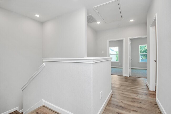 Foto del edificio - 2333 Hoskins Dr