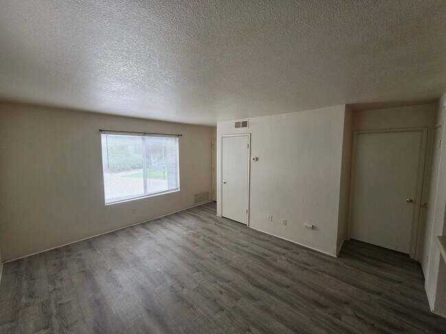 Building Photo - 1200 S Riordan Ranch St