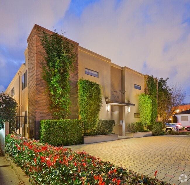 90024 2 Bedroom Apartments under $2,800 - Los Angeles, CA | Apartments.com