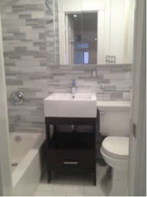 Building Photo - 327 E 5th St