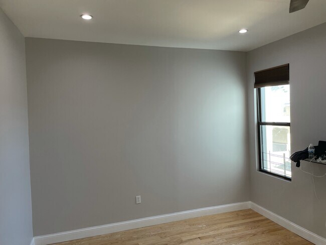 Living Room/Dinning Room - 269 Cleveland St