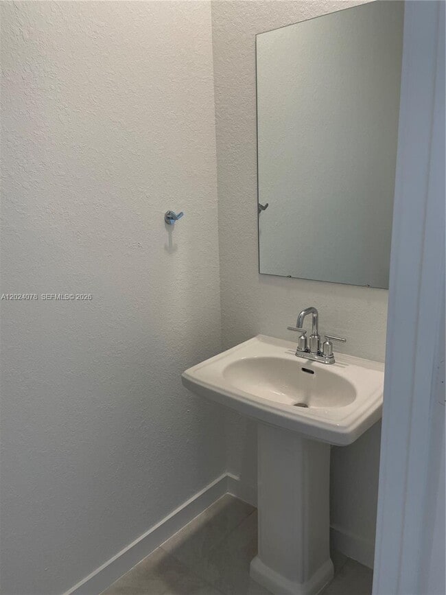 Foto del edificio - 906 SE 17th St