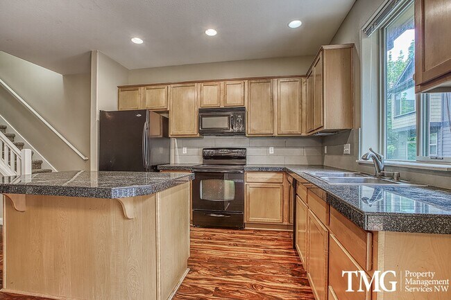 Foto del edificio - Wonderful 4 bed 2.5 Bath Townhome in Hills...