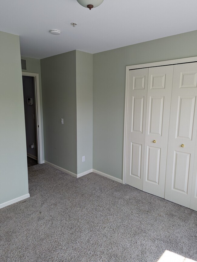 601 Worthington Dr Unit 601, Lansing, MI 48906 Condo for Rent in