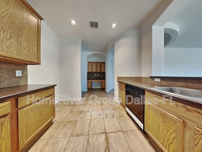 Building Photo - 11528 Henderson Dr