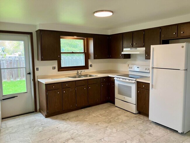 Building Photo - 2957 Jauquet Dr