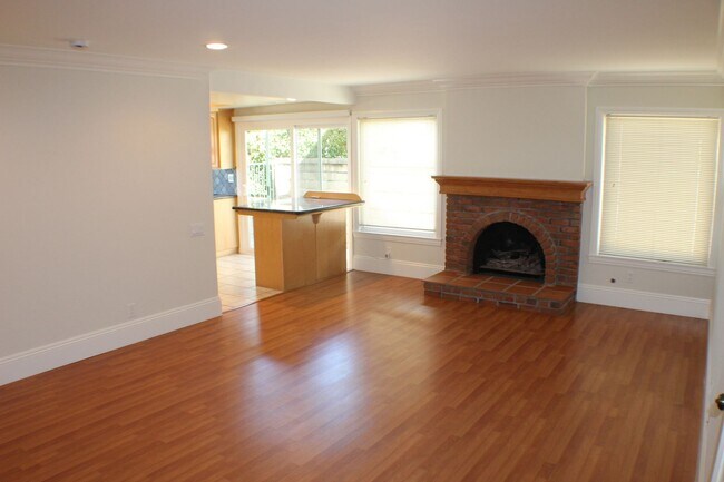 Building Photo - Gorgeous Madrid Del Lago Home w/ Panoramic...