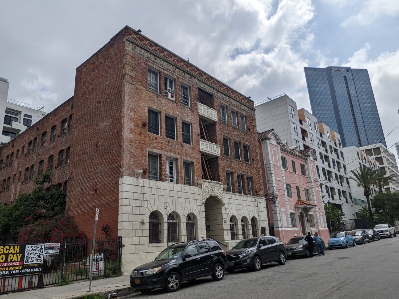 Foto principal - 1247 Ingraham St