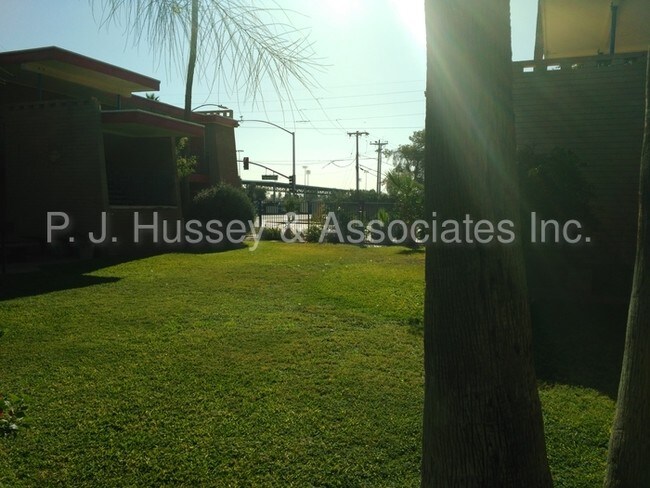 Building Photo - 420 E McMurray Blvd #16