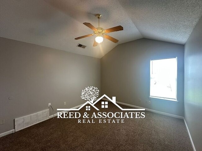 Foto del edificio - Charming Millington Home with Large Backyard~